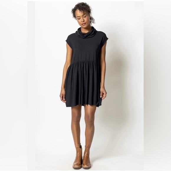 Lilla P Dresses & Skirts - - Lilla P sleeveless cowl neck dress